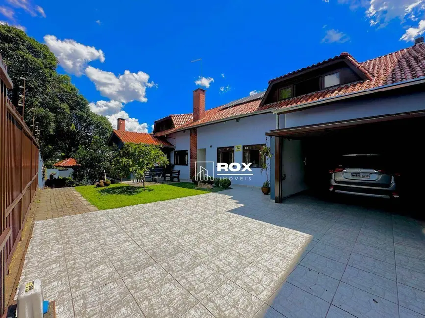 Foto 1 de Casa com 4 quartos para alugar, 426m2 em Portão, Curitiba - PR