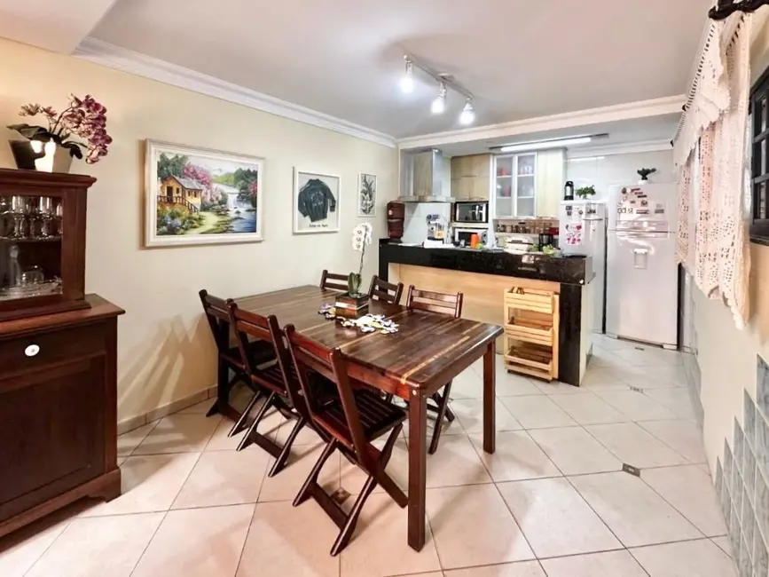 Casa com 4 quartos para alugar, 426m2 em Portão, Curitiba - PR - imagem 7 Foto 7 de Casa com 4 quartos para alugar, 426m2 em Portão, Curitiba - PR