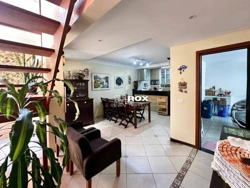 Foto 6 de Casa com 4 quartos para alugar, 426m2 em Portão, Curitiba - PR