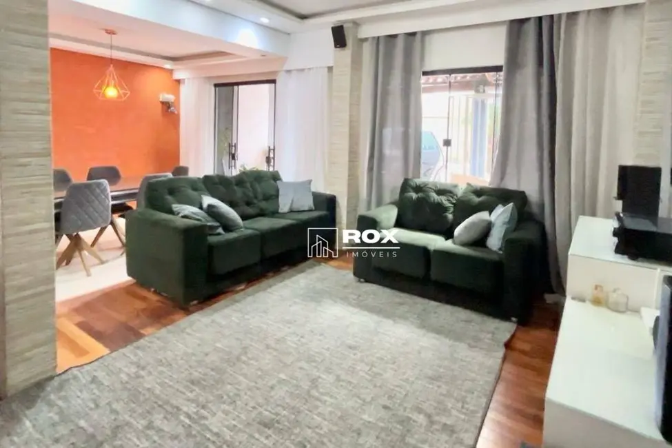 Casa com 3 quartos à venda, 198m2 em Alto Boqueirão, Curitiba - PR - imagem 7 Foto 7 de Casa com 3 quartos à venda, 198m2 em Alto Boqueirão, Curitiba - PR