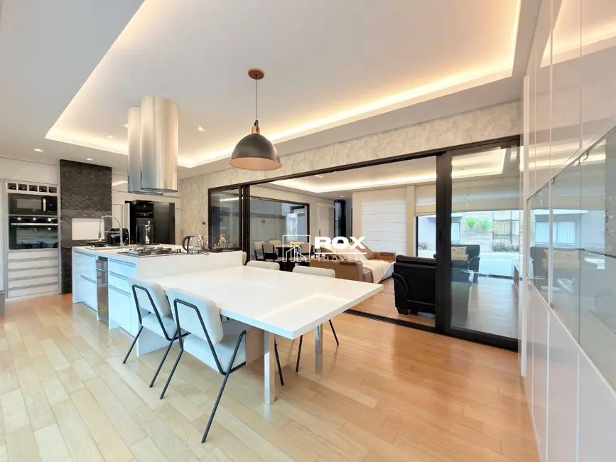 Foto 4 de Casa de Condomínio com 4 quartos à venda, 205m2 em Santo Inácio, Curitiba - PR