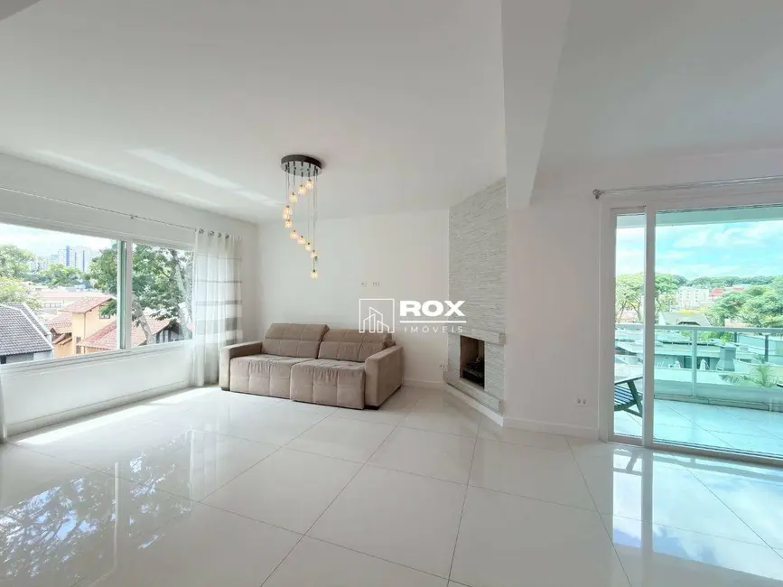 Foto 8 de Apartamento com 3 quartos para alugar, 224m2 em Água Verde, Curitiba - PR