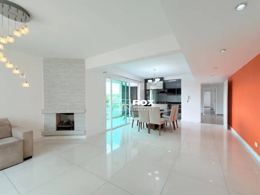 Foto 7 de Apartamento com 3 quartos para alugar, 224m2 em Água Verde, Curitiba - PR