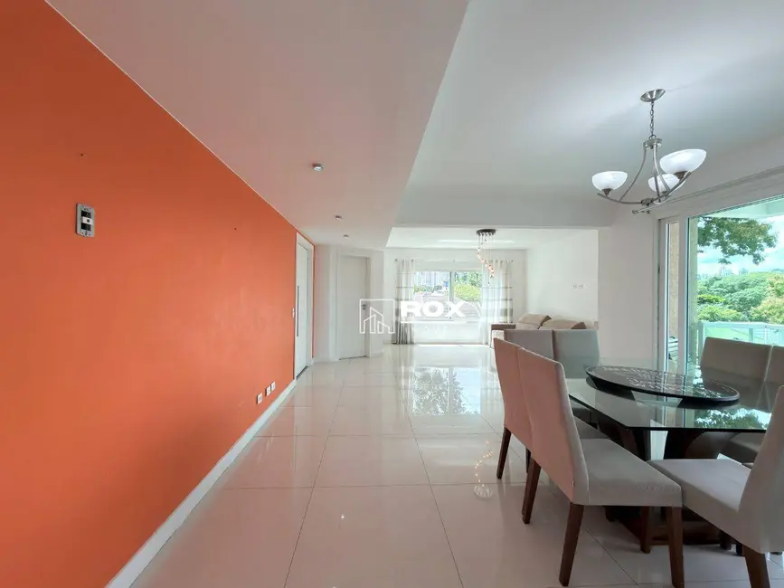 Foto 3 de Apartamento com 3 quartos para alugar, 224m2 em Água Verde, Curitiba - PR