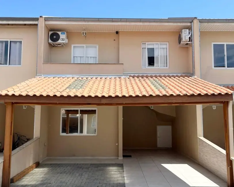 Foto 1 de Sobrado com 3 quartos à venda, 139m2 em Novo Mundo, Curitiba - PR