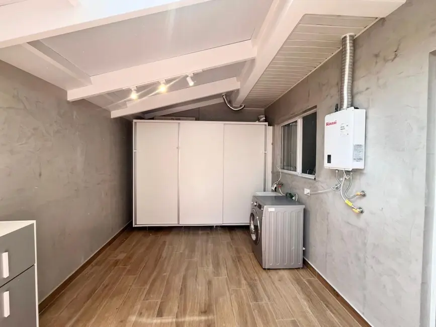 Foto 8 de Sobrado com 3 quartos à venda, 139m2 em Novo Mundo, Curitiba - PR