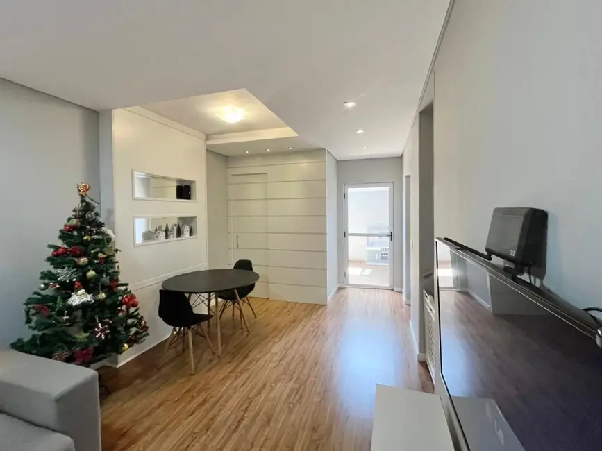 Foto 3 de Sobrado com 3 quartos à venda, 139m2 em Novo Mundo, Curitiba - PR