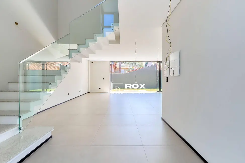 Casa de Condomínio com 3 quartos à venda, 200m2 em Santa Felicidade, Curitiba - PR - imagem 2 Foto 2 de Casa de Condomínio com 3 quartos à venda, 200m2 em Santa Felicidade, Curitiba - PR