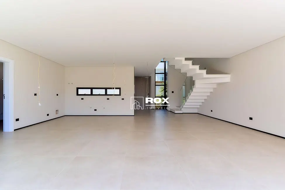 Casa de Condomínio com 3 quartos à venda, 200m2 em Santa Felicidade, Curitiba - PR - imagem 5 Foto 5 de Casa de Condomínio com 3 quartos à venda, 200m2 em Santa Felicidade, Curitiba - PR