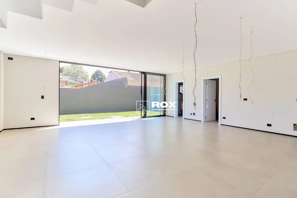 Casa de Condomínio com 3 quartos à venda, 200m2 em Santa Felicidade, Curitiba - PR - imagem 3 Foto 3 de Casa de Condomínio com 3 quartos à venda, 200m2 em Santa Felicidade, Curitiba - PR