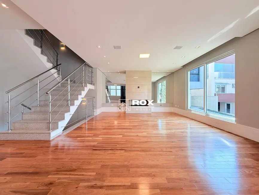 Foto 2 de Casa de Condomínio com 5 quartos para alugar, 359m2 em Uberaba, Curitiba - PR