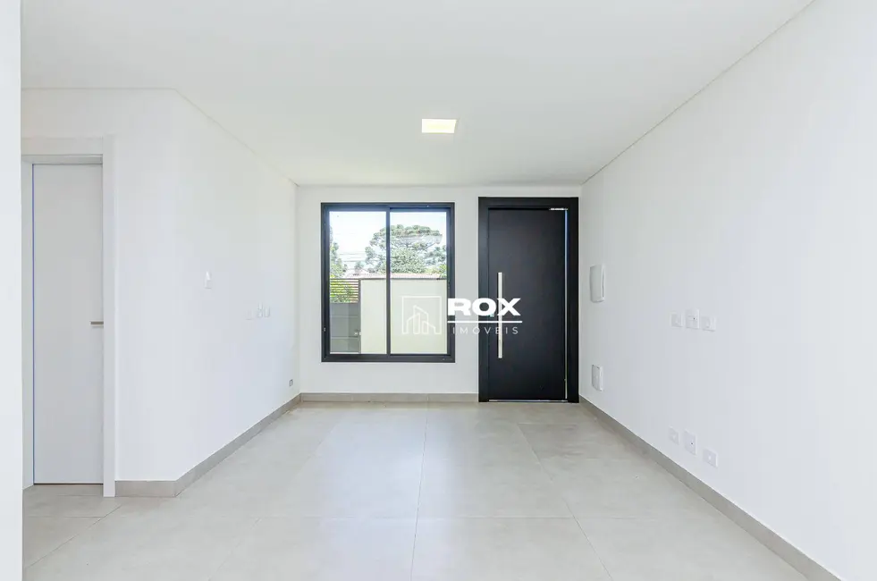 Sobrado com 3 quartos à venda, 164m2 em Abranches, Curitiba - PR - imagem 3 Foto 3 de Sobrado com 3 quartos à venda, 164m2 em Abranches, Curitiba - PR