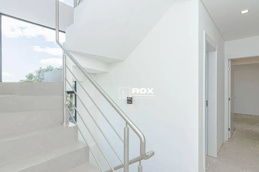 Sobrado com 3 quartos à venda, 164m2 em Abranches, Curitiba - PR - imagem 8 Foto 8 de Sobrado com 3 quartos à venda, 164m2 em Abranches, Curitiba - PR