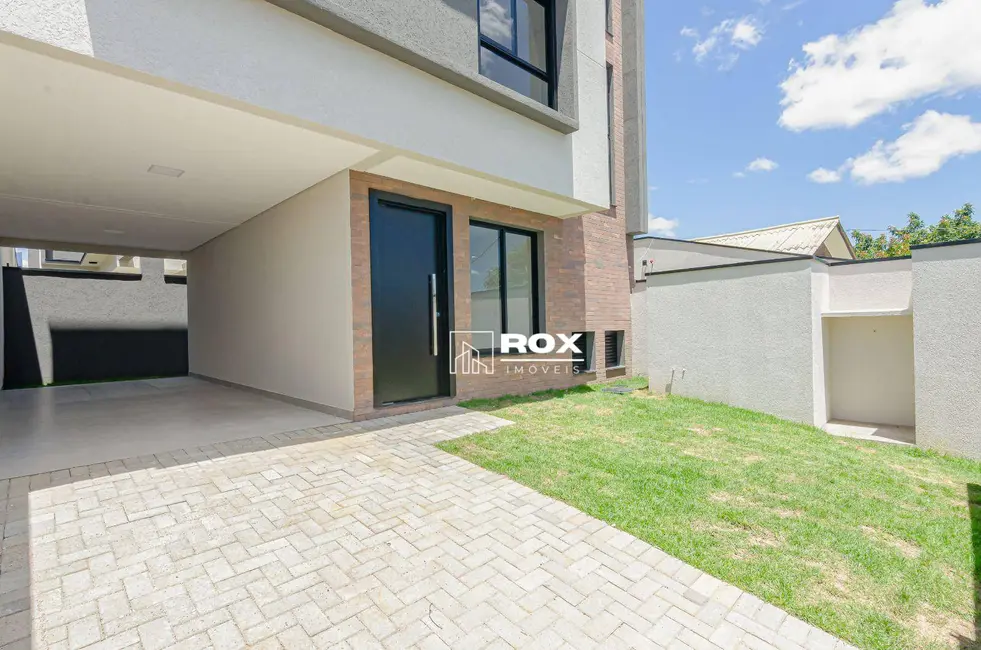 Sobrado com 3 quartos à venda, 164m2 em Abranches, Curitiba - PR - imagem 2 Foto 2 de Sobrado com 3 quartos à venda, 164m2 em Abranches, Curitiba - PR