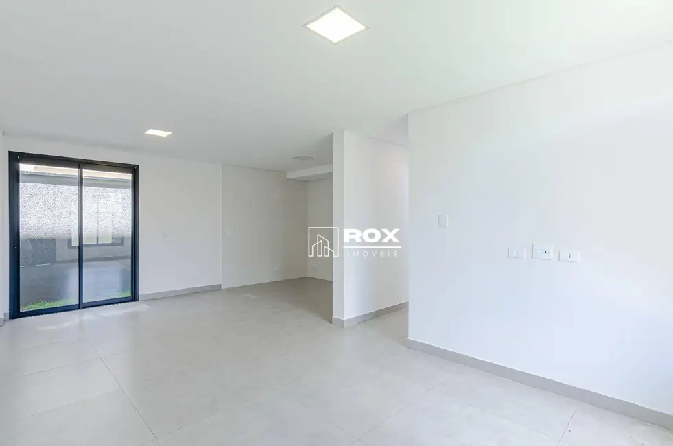 Sobrado com 3 quartos à venda, 164m2 em Abranches, Curitiba - PR - imagem 6 Foto 6 de Sobrado com 3 quartos à venda, 164m2 em Abranches, Curitiba - PR