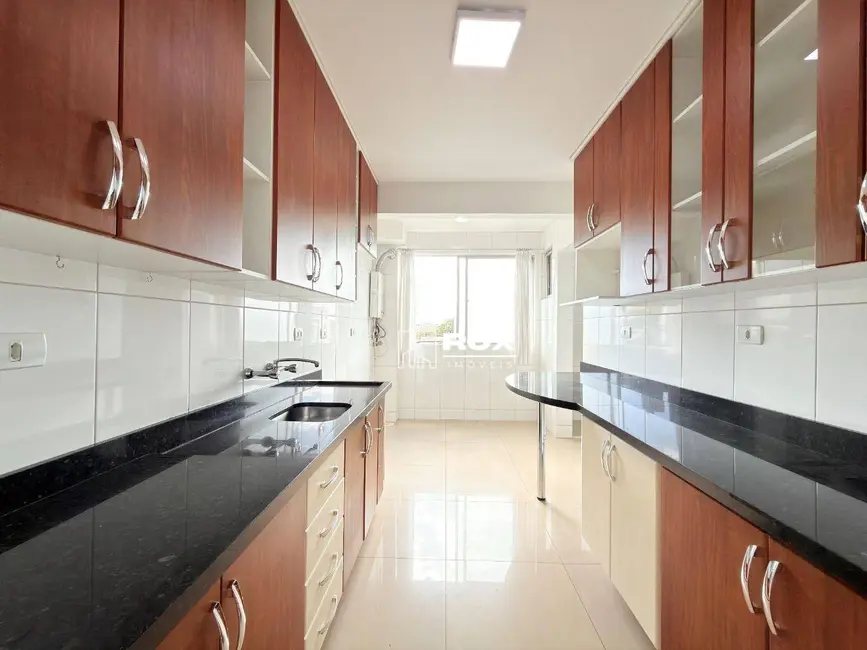 Apartamento com 3 quartos para alugar, 120m2 em Vila Izabel, Curitiba - PR - imagem 5 Foto 5 de Apartamento com 3 quartos para alugar, 120m2 em Vila Izabel, Curitiba - PR