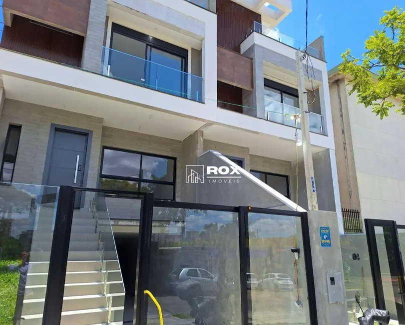Foto 2 de Sobrado com 3 quartos à venda, 261m2 em Água Verde, Curitiba - PR
