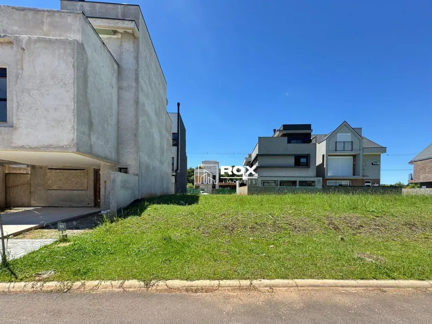 Foto 1 de Terreno / Lote à venda, 214m2 em Santa Cândida, Curitiba - PR