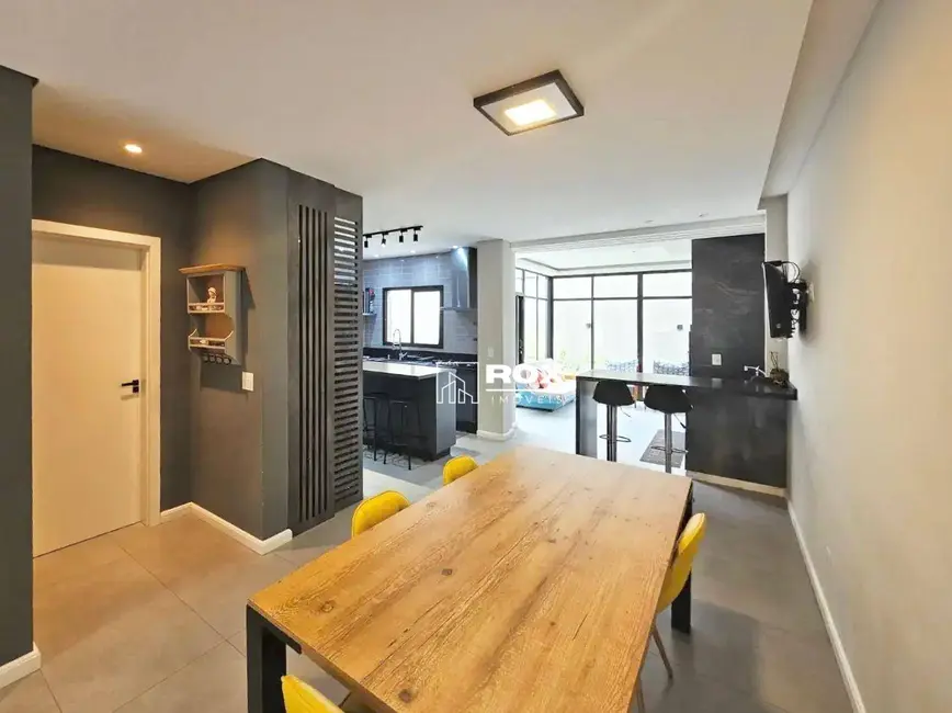 Casa de Condomínio com 3 quartos à venda, 250m2 em Bairro Alto, Curitiba - PR - imagem 4 Foto 4 de Casa de Condomínio com 3 quartos à venda, 250m2 em Bairro Alto, Curitiba - PR