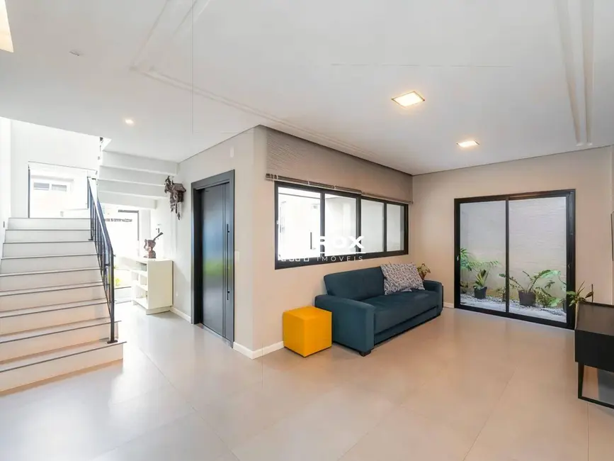 Casa de Condomínio com 3 quartos à venda, 250m2 em Bairro Alto, Curitiba - PR - imagem 3 Foto 3 de Casa de Condomínio com 3 quartos à venda, 250m2 em Bairro Alto, Curitiba - PR