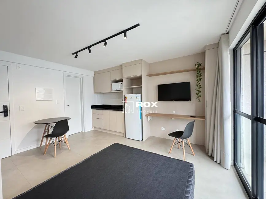Kitnet com 1 quarto para alugar, 51m2 em Água Verde, Curitiba - PR - imagem 6 Foto 6 de Kitnet com 1 quarto para alugar, 51m2 em Água Verde, Curitiba - PR