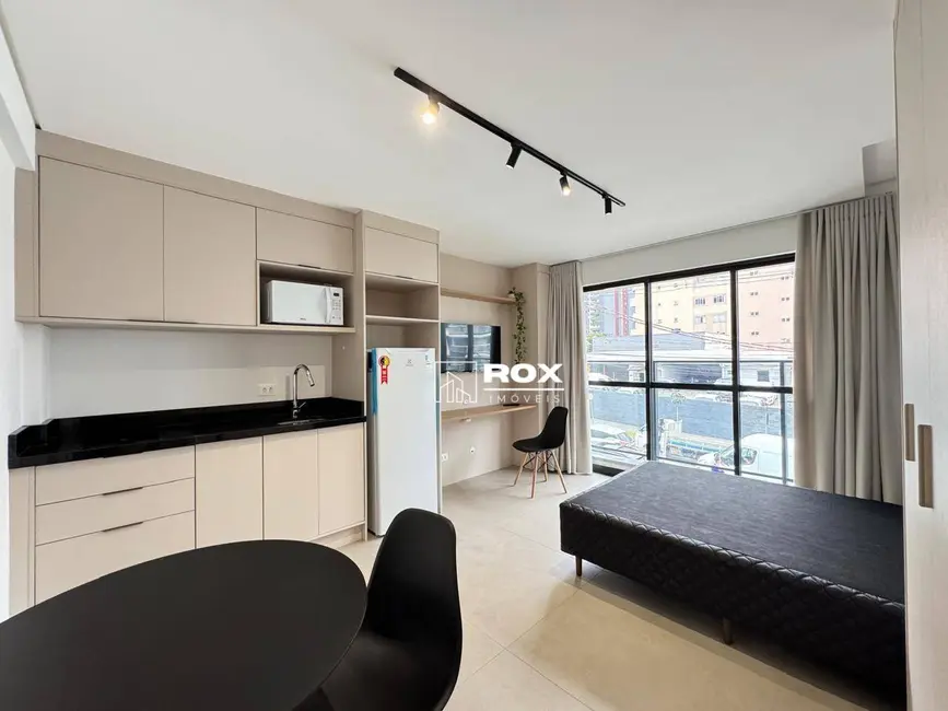 Kitnet com 1 quarto para alugar, 51m2 em Água Verde, Curitiba - PR - imagem 1 Foto 1 de Kitnet com 1 quarto para alugar, 51m2 em Água Verde, Curitiba - PR