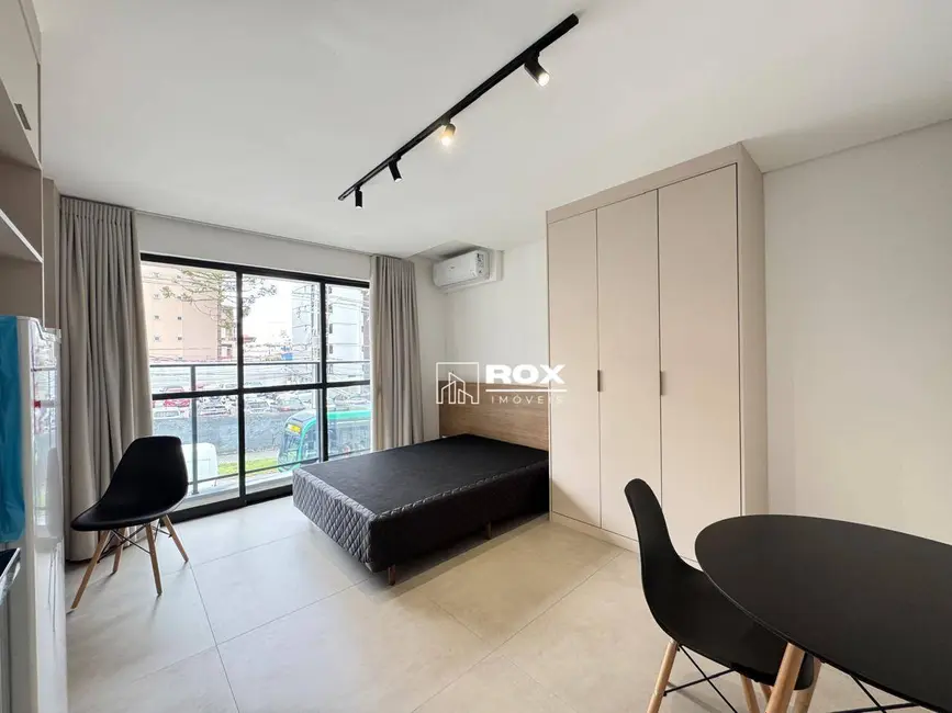 Kitnet com 1 quarto para alugar, 51m2 em Água Verde, Curitiba - PR - imagem 5 Foto 5 de Kitnet com 1 quarto para alugar, 51m2 em Água Verde, Curitiba - PR