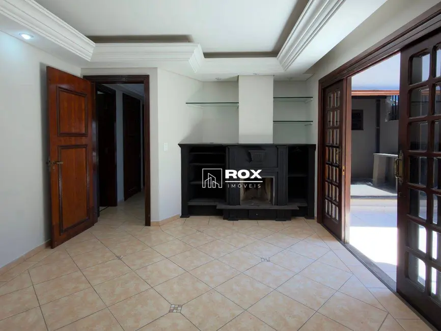 Apartamento com 3 quartos para alugar, 250m2 em Santa Felicidade, Curitiba - PR - imagem 3 Foto 3 de Apartamento com 3 quartos para alugar, 250m2 em Santa Felicidade, Curitiba - PR