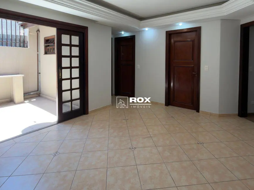 Apartamento com 3 quartos para alugar, 250m2 em Santa Felicidade, Curitiba - PR - imagem 4 Foto 4 de Apartamento com 3 quartos para alugar, 250m2 em Santa Felicidade, Curitiba - PR