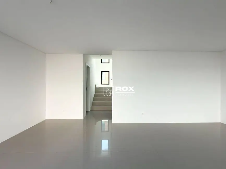 Sobrado com 3 quartos à venda, 182m2 em Santa Felicidade, Curitiba - PR - imagem 7 Foto 7 de Sobrado com 3 quartos à venda, 182m2 em Santa Felicidade, Curitiba - PR