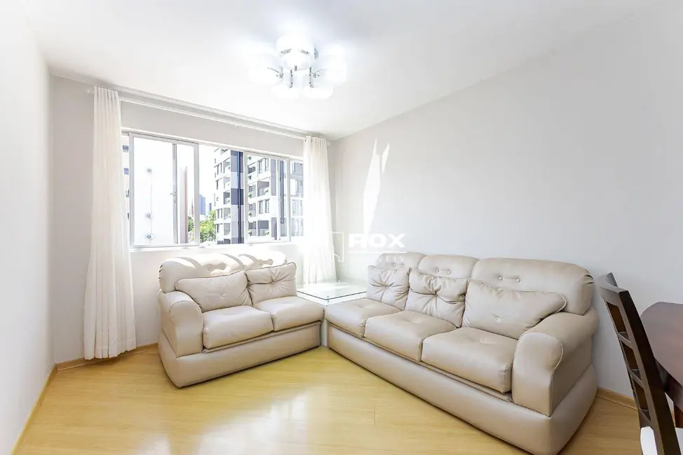 Apartamento com 2 quartos para alugar, 63m2 em Água Verde, Curitiba - PR - imagem 4 Foto 4 de Apartamento com 2 quartos para alugar, 63m2 em Água Verde, Curitiba - PR