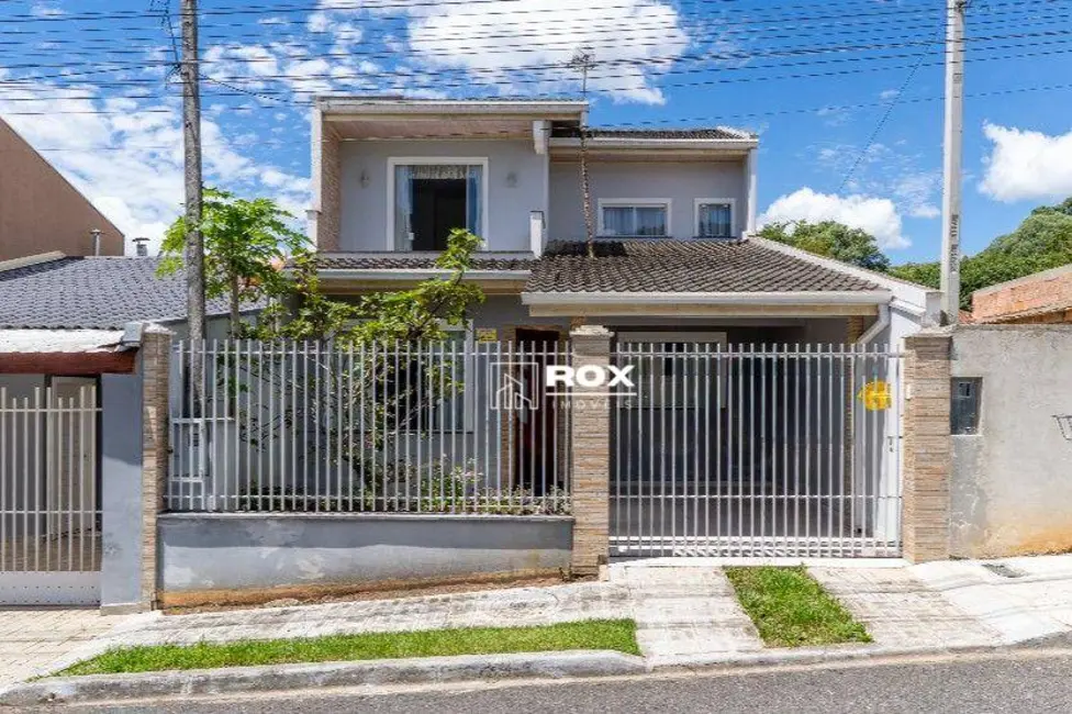 Foto 1 de Sobrado com 4 quartos à venda, 140m2 em Almirante Tamandare - PR