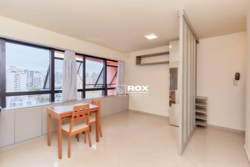 Kitnet com 1 quarto à venda, 48m2 em Mercês, Curitiba - PR - imagem 6 Foto 6 de Kitnet com 1 quarto à venda, 48m2 em Mercês, Curitiba - PR