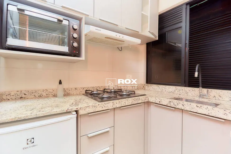 Kitnet com 1 quarto à venda, 48m2 em Mercês, Curitiba - PR - imagem 4 Foto 4 de Kitnet com 1 quarto à venda, 48m2 em Mercês, Curitiba - PR