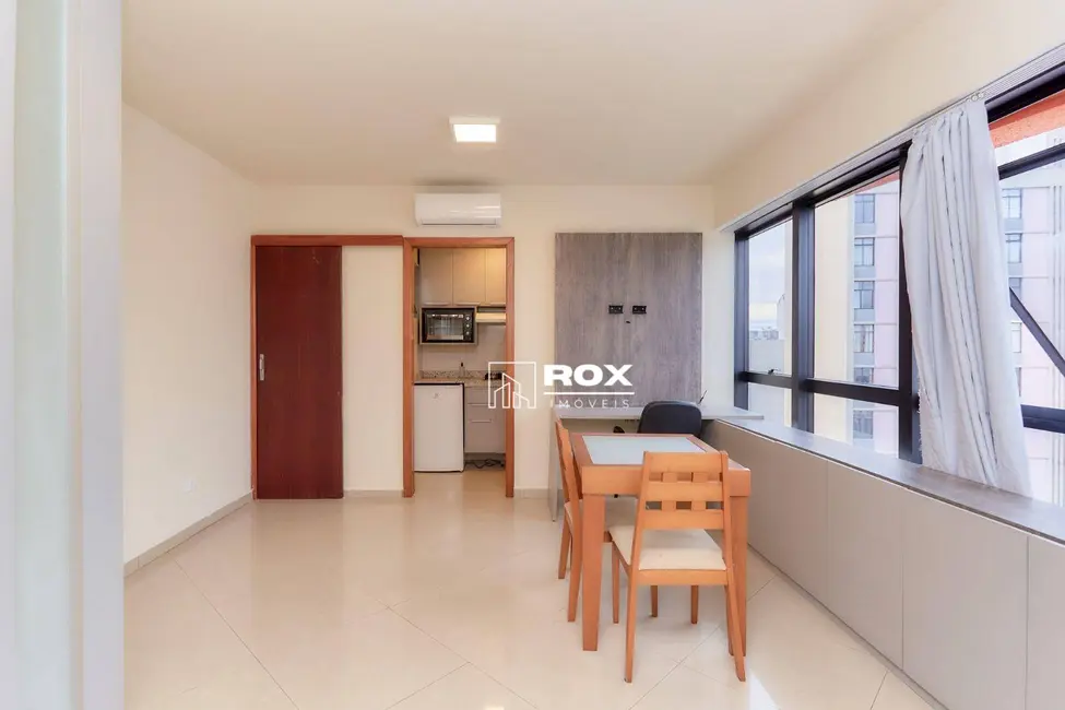 Kitnet com 1 quarto à venda, 48m2 em Mercês, Curitiba - PR - imagem 3 Foto 3 de Kitnet com 1 quarto à venda, 48m2 em Mercês, Curitiba - PR