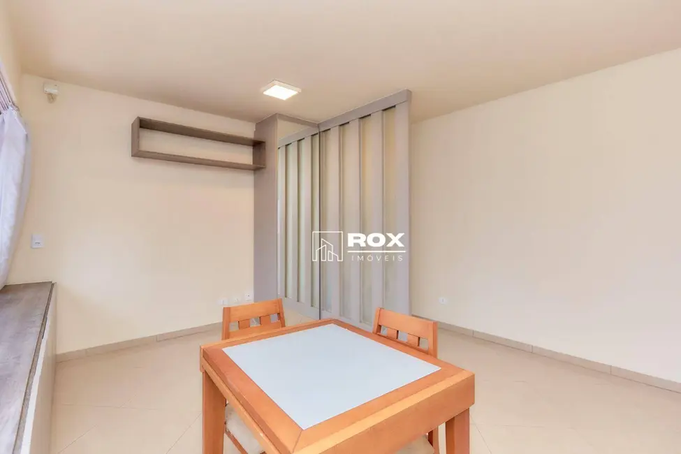 Kitnet com 1 quarto à venda, 48m2 em Mercês, Curitiba - PR - imagem 7 Foto 7 de Kitnet com 1 quarto à venda, 48m2 em Mercês, Curitiba - PR
