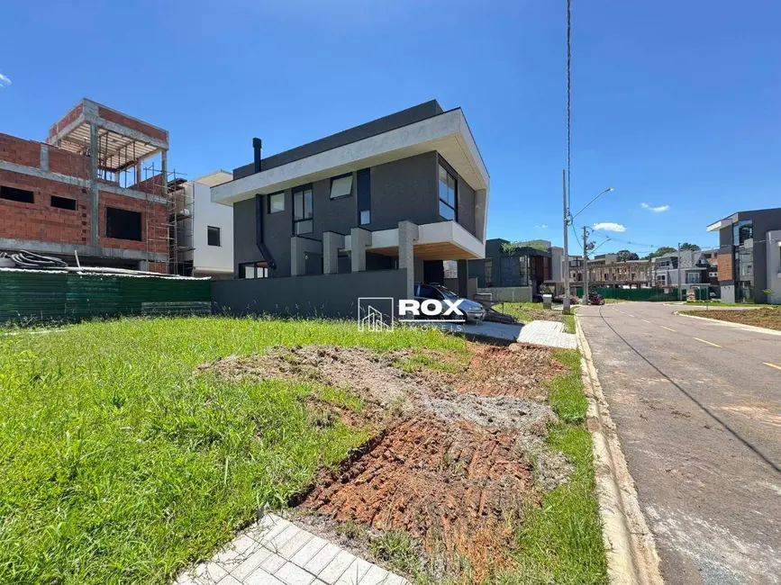 Foto 1 de Terreno / Lote à venda, 220m2 em Santa Cândida, Curitiba - PR