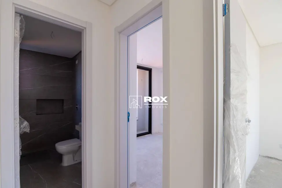 Sobrado com 3 quartos à venda, 162m2 em São Braz, Curitiba - PR - imagem 9 Foto 9 de Sobrado com 3 quartos à venda, 162m2 em São Braz, Curitiba - PR