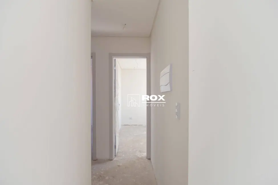 Sobrado com 3 quartos à venda, 162m2 em São Braz, Curitiba - PR - imagem 8 Foto 8 de Sobrado com 3 quartos à venda, 162m2 em São Braz, Curitiba - PR