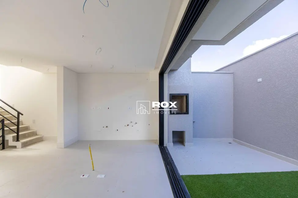 Sobrado com 3 quartos à venda, 162m2 em São Braz, Curitiba - PR - imagem 5 Foto 5 de Sobrado com 3 quartos à venda, 162m2 em São Braz, Curitiba - PR