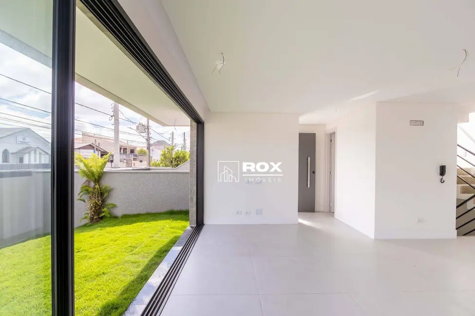 Sobrado com 3 quartos à venda, 199m2 em São Braz, Curitiba - PR - imagem 6 Foto 6 de Sobrado com 3 quartos à venda, 199m2 em São Braz, Curitiba - PR