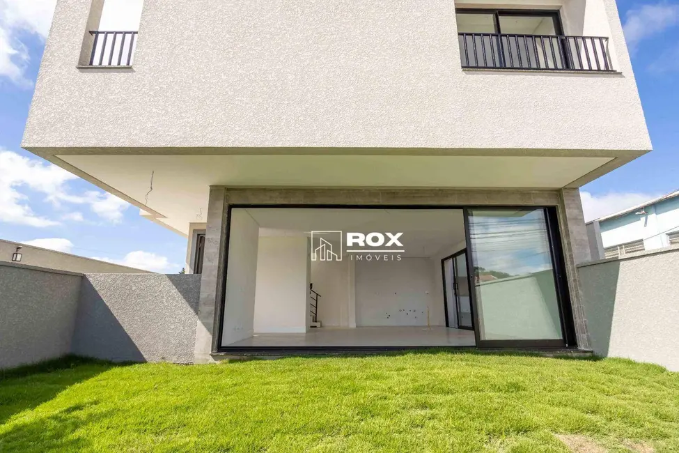 Sobrado com 3 quartos à venda, 199m2 em São Braz, Curitiba - PR - imagem 9 Foto 9 de Sobrado com 3 quartos à venda, 199m2 em São Braz, Curitiba - PR