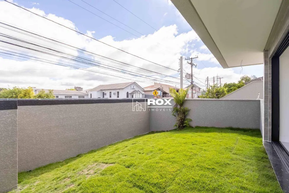 Sobrado com 3 quartos à venda, 199m2 em São Braz, Curitiba - PR - imagem 8 Foto 8 de Sobrado com 3 quartos à venda, 199m2 em São Braz, Curitiba - PR
