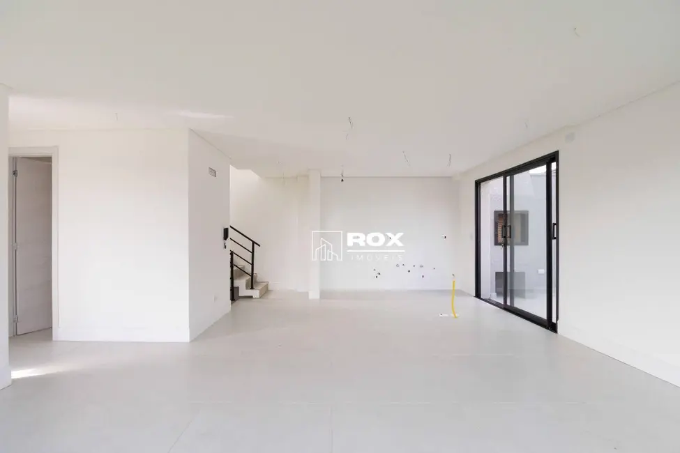 Sobrado com 3 quartos à venda, 199m2 em São Braz, Curitiba - PR - imagem 7 Foto 7 de Sobrado com 3 quartos à venda, 199m2 em São Braz, Curitiba - PR