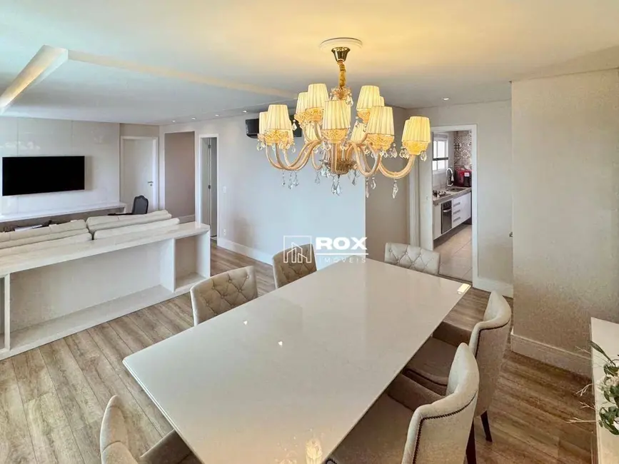 Foto 4 de Apartamento com 3 quartos à venda, 218m2 em Curitiba - PR