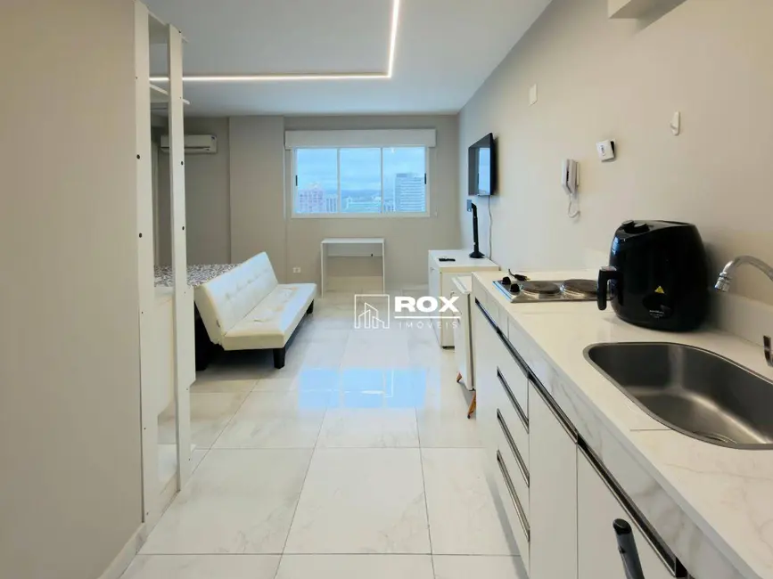 Foto 6 de Kitnet com 1 quarto para alugar, 44m2 em Centro Cívico, Curitiba - PR