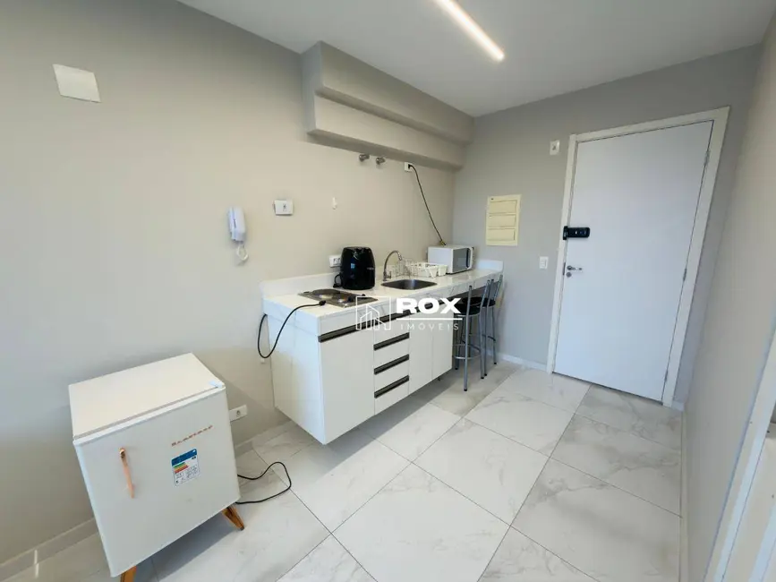 Foto 7 de Kitnet com 1 quarto para alugar, 44m2 em Centro Cívico, Curitiba - PR