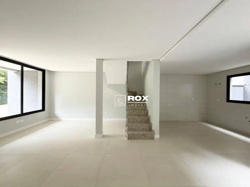 Foto 3 de Sobrado com 3 quartos à venda, 90m2 em Santa Cândida, Curitiba - PR