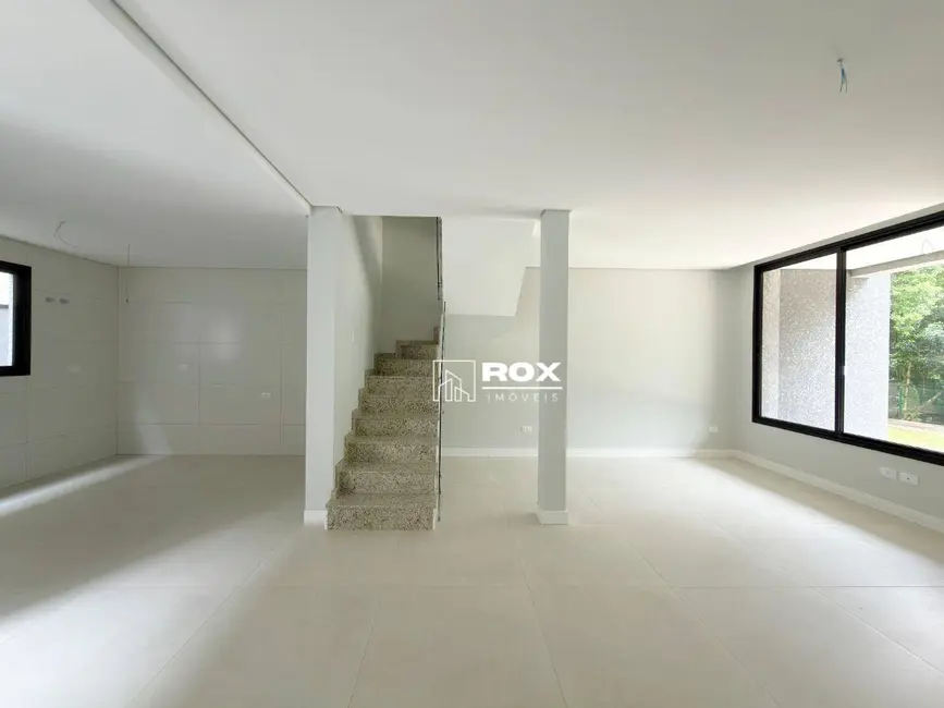 Casa de Condomínio com 3 quartos à venda, 90m2 em Santa Cândida, Curitiba - PR - imagem 3 Foto 3 de Casa de Condomínio com 3 quartos à venda, 90m2 em Santa Cândida, Curitiba - PR