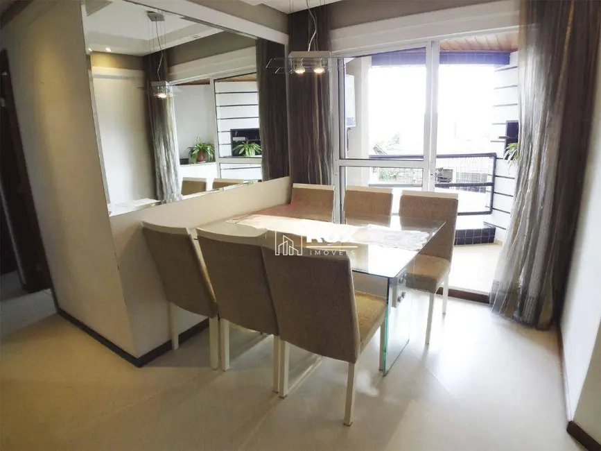 Apartamento com 3 quartos para alugar, 70m2 em Novo Mundo, Curitiba - PR - imagem 3 Foto 3 de Apartamento com 3 quartos para alugar, 70m2 em Novo Mundo, Curitiba - PR